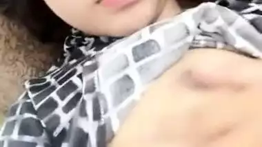 Porn fantasies fill men when they watch the video of the Desi babe