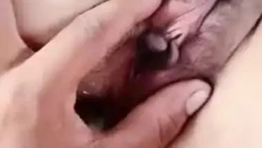XXX man captures skinny Desi slut who strips for money in MMS video
