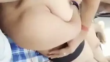 Lovely figured desi nude romance