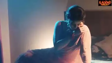 Indian beautiful Desi wife caught her servant and fucked him daily for satisfy her need real indian desi hindi sex video