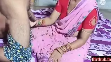 Desi Big Ass Aunty Ki Gand Utha Ke Chudayi Kari Or Muth Pee
