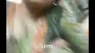 Desi MILF bends exposing XXX butt to online lover jerking off to her