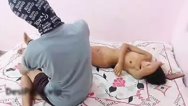 Money makes Desi woman find oral XXX way to satisfy the masked sponsor