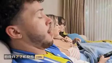 Brazzers - Nymphos Lexi Luna & Leana Lovings Wait For Chloe Surreal To Leave & Share Her Bf's Dick