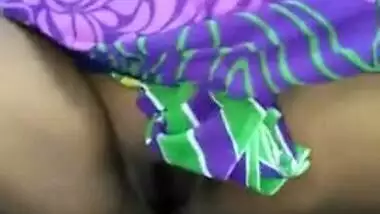 Amateur Indian wife demonstrates that her XXX sissy is ready for sex