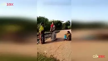 Milf aunty stripping and show pussy in the middle of the railway station