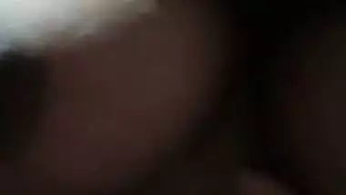 Chubby Bangla lady allows her cousin to press her boobs