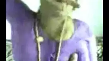 Hot Tamil Lady being kissed and enjoyed before a hot sex scene!