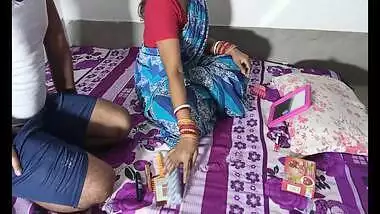 Make - Up Kar Rhi Bhabhi Ko Choda ! After My Brother Goes Office Work Sex With Sister In Law