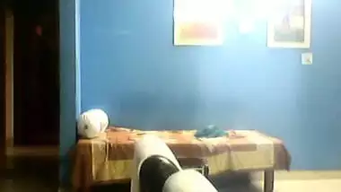 Bhabhi Boobs Show From Blouse.