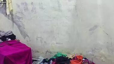 For a thousand rupees, the young maid took off her dress and got her pussy ed.