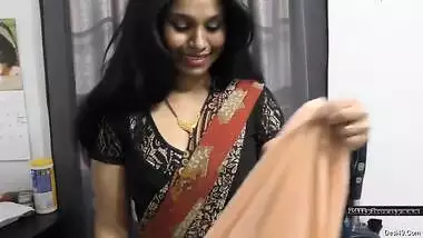 Exclusive- Horny Desi Milf Strip Her Cloths And Showing Her Boobs And Pussy Her Talk Makes U Horny