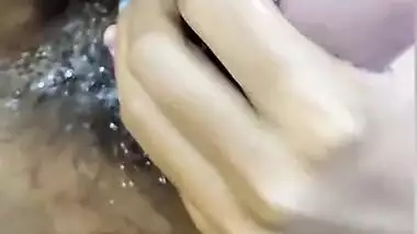 Married Desi woman makes XXX video of herself giving a blowjob close-up