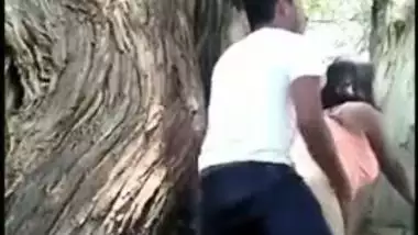 Desi school girl enjoying outdoor sex with BF and caught on XXX cam