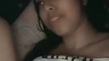Horny Paki Girl Drilling her Pussy with Hair Brush & Too Much Squarting