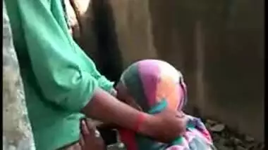 Desi mms sex scandal, Paki muslim girl caught sucking dick BF outdoor