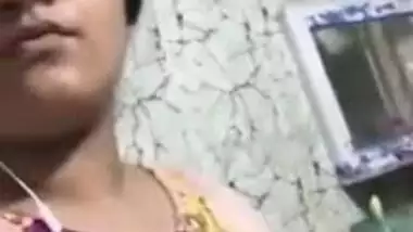 Indian aunty and her naked pussy in XXX self-made porn video