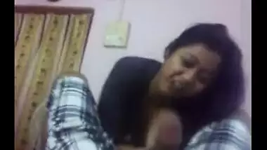 Hardcore Indian sex scandal of sexy bhabhi with juvenile lad