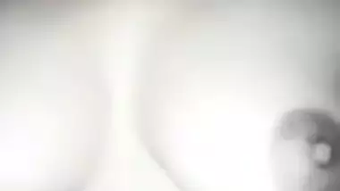 Desi Cute Babe boob show