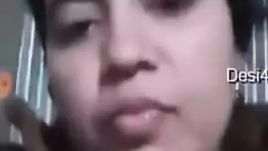 Today Exclusive-horny Desi Girl Showing Her Boobs And Pussy On Video Call Part 1