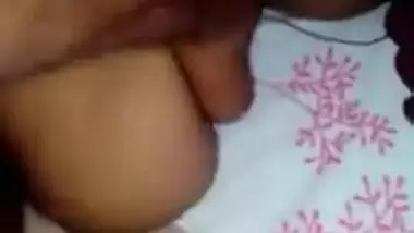 Desi nude wife ass and boobs rubbing by hubby with clear bengali audio