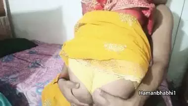 Hot Indian xxx Desi Bhabhi Ki Saree Utha ke Mast Chudai. Desi Hindi BF Video.