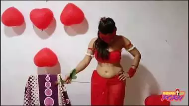 Indian Babe On Valentine Day Seducing Her Lover With Her Hot Big Boobs