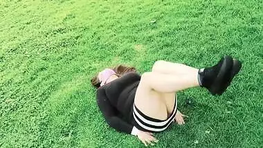 Puta Exhibicionista Me Lleva Al Parque Para Que Grabe Ensenando Sus Tangas Y Su Concha Par2