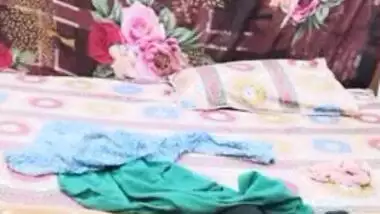 Private XXX show of Desi whore revealing her big tits and pussy