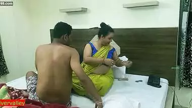 Indian Bengali hot bhabhi xxx best sex with unknown guest!! Amazing hot talking!