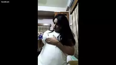 Super Hot Look Desi Girl Showing Her Nude Body 2 New Leak Video