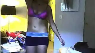 Desi babe won't deny XXX chance to show off her boobs and masturbate