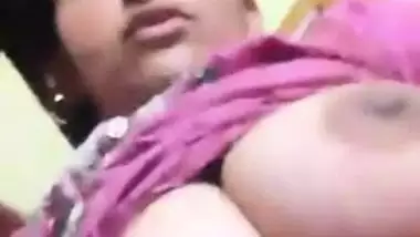 hot desi aunt wide navel and hot big boobs and pussy show video call