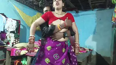 Village bhabhi Renuka sex affair Bengali homemade clip