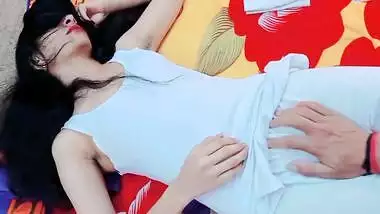 Kuvari Ladki Ghar Pr Akeli Soyi Huyi Thi Tabhi Chor Gye Porn Movie Full 4k Video Hd Slim Girl Desi Porn