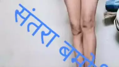 Hot Dehati chick poses for the cam showing her smooth Desi XXX pussy