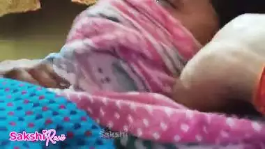 Piyasi Jawaan Stepsister ki ungli FINGERING karke Tyar Kiya Chudai Ke Liye Indian Desi stepsister xxx video