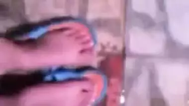 Indian doesn't hide her XXX boobs and opens them for a sex video