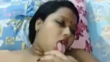 Cute booby Desi XXX babe have a hardcore sex with hubby MMS