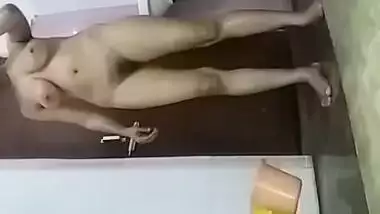 Pretty Desi girl satisfies boyfriend's XXX fantasy filming herself