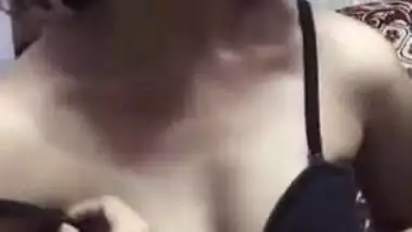 Slinky young Desi woman takes sex bra down and flaunts her XXX boobs