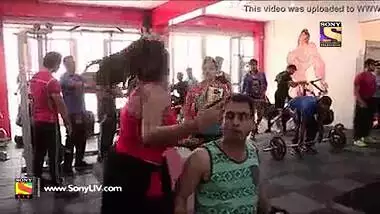 Beautiful Reema Vohra & Other Sexy Aunty Huge Boobs Scene from CP a special gim show