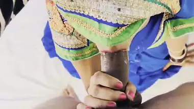 Rajasthani lady gives a desi blowjob in a hotel room