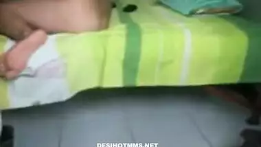 Hawt Bhabhi Puts On Fucking-rubber On Paramours Shlong Before Pecker Riding