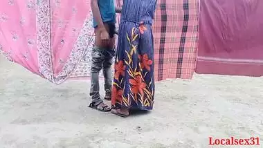 Desi Greeb Chachi Ne Peso Ke Badle Apne Se Km Umar Ke Mard Se Phuddi Marwai