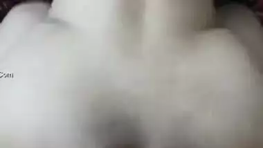 Paki female moves XXX rear towards sex stick till it sprays chudai cum