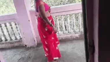A boudhi wears a red saree to fuck her devar in Bangla xxx video
