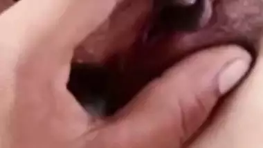 Desi lady in car shows naked body in viral outdoor sex