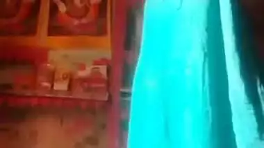 Desi fuck takes red top and blue skirt off in solo XXX video MMS