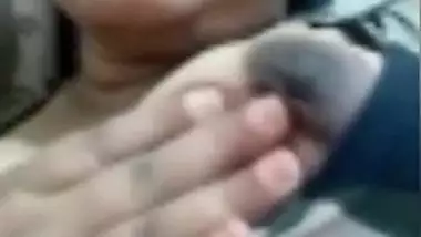 Horny Desii Boudi Showing Her Big boobs And Fingering On Video Call